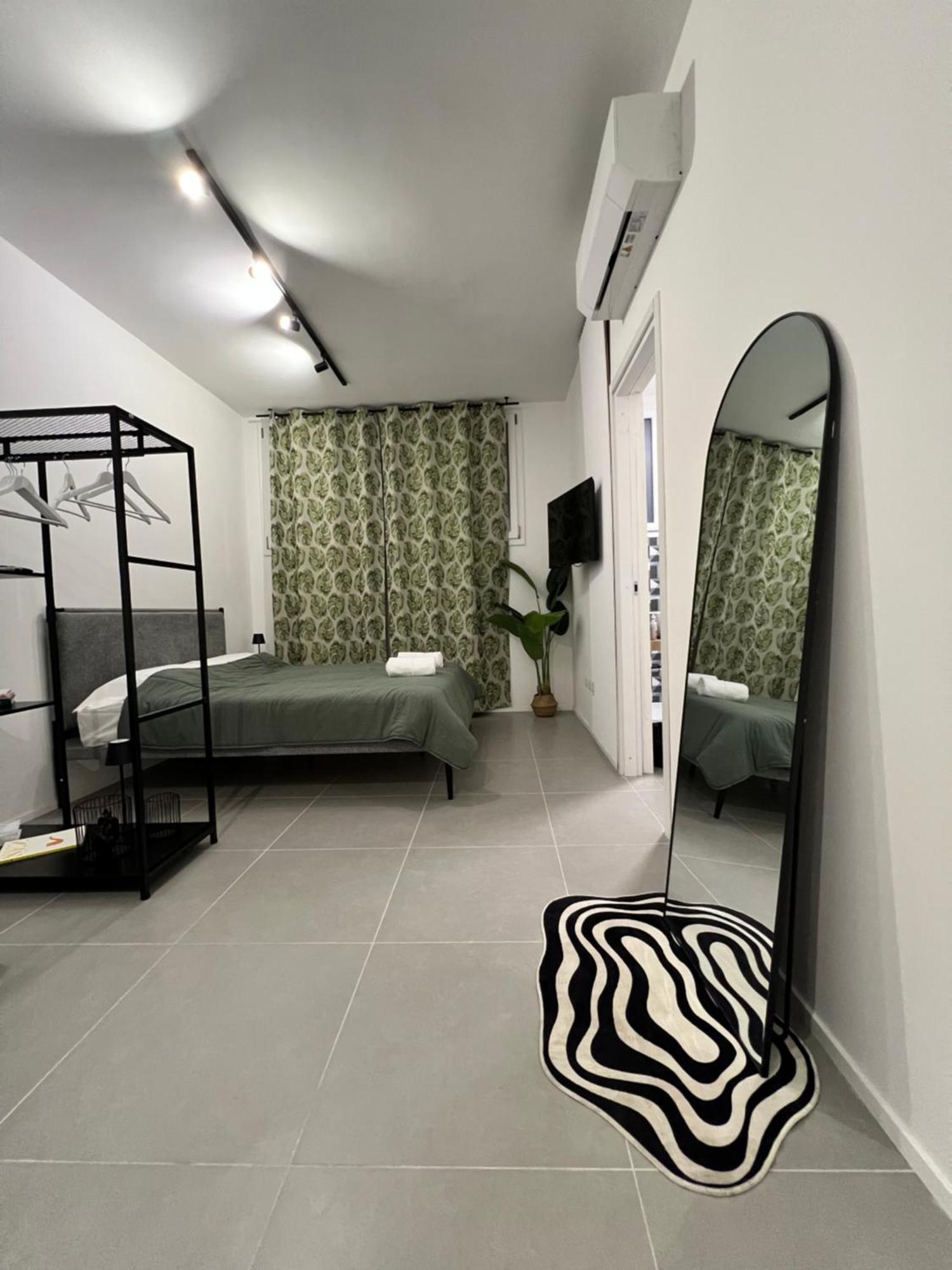 Room 12 Milano Luaran gambar