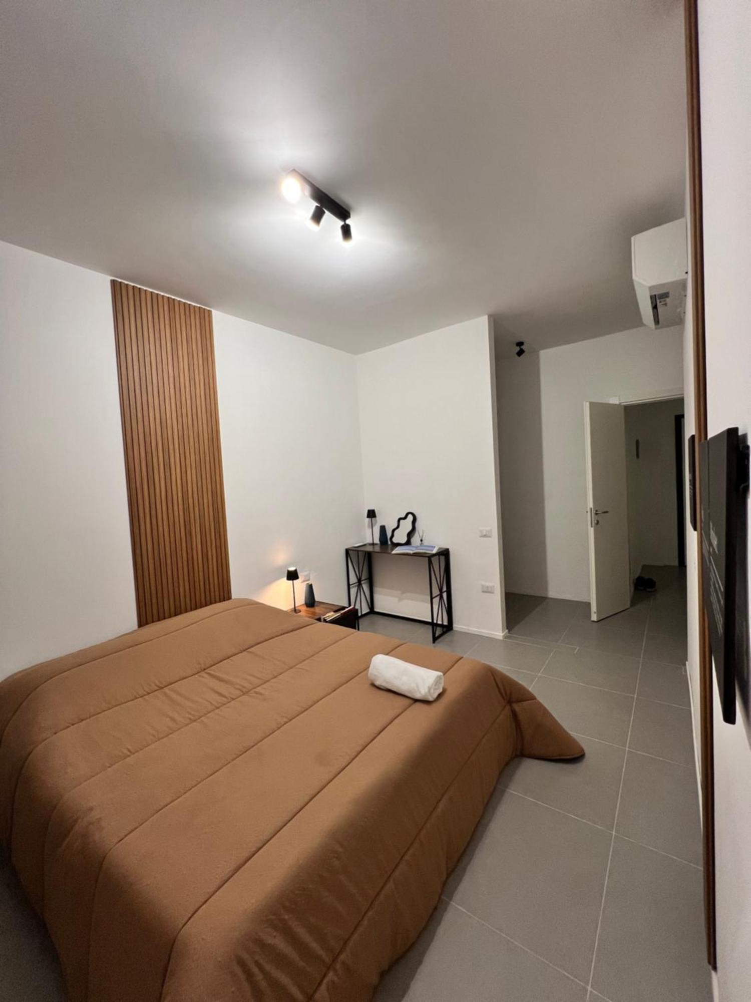 Room 12 Milano Luaran gambar