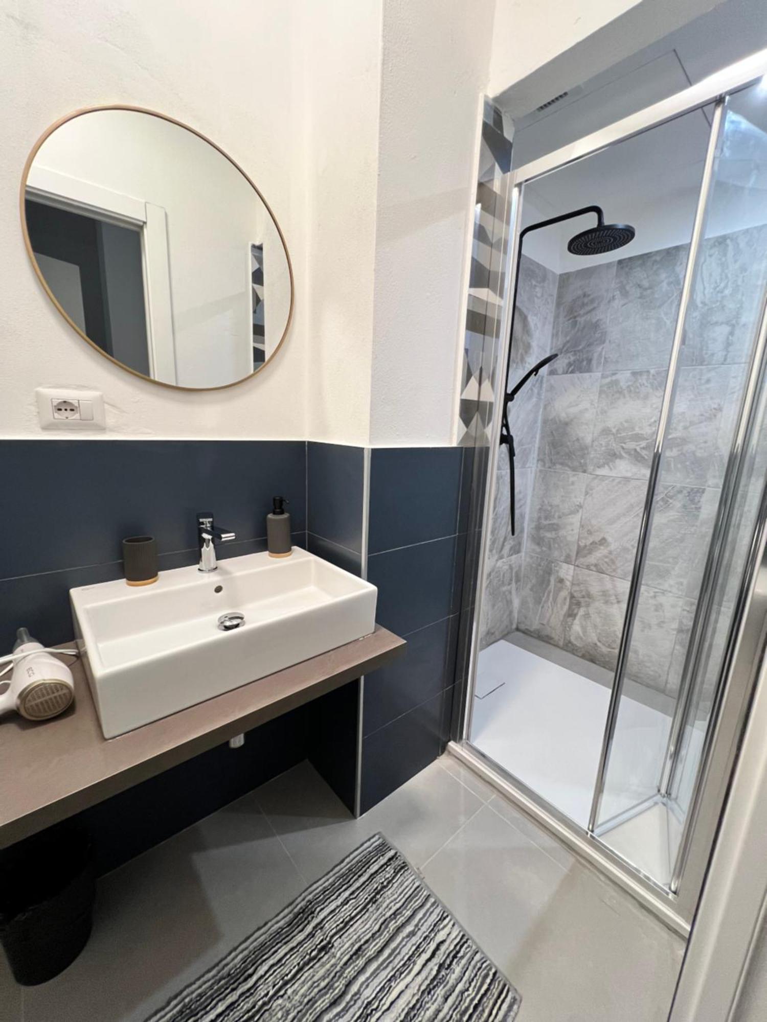 Room 12 Milano Luaran gambar