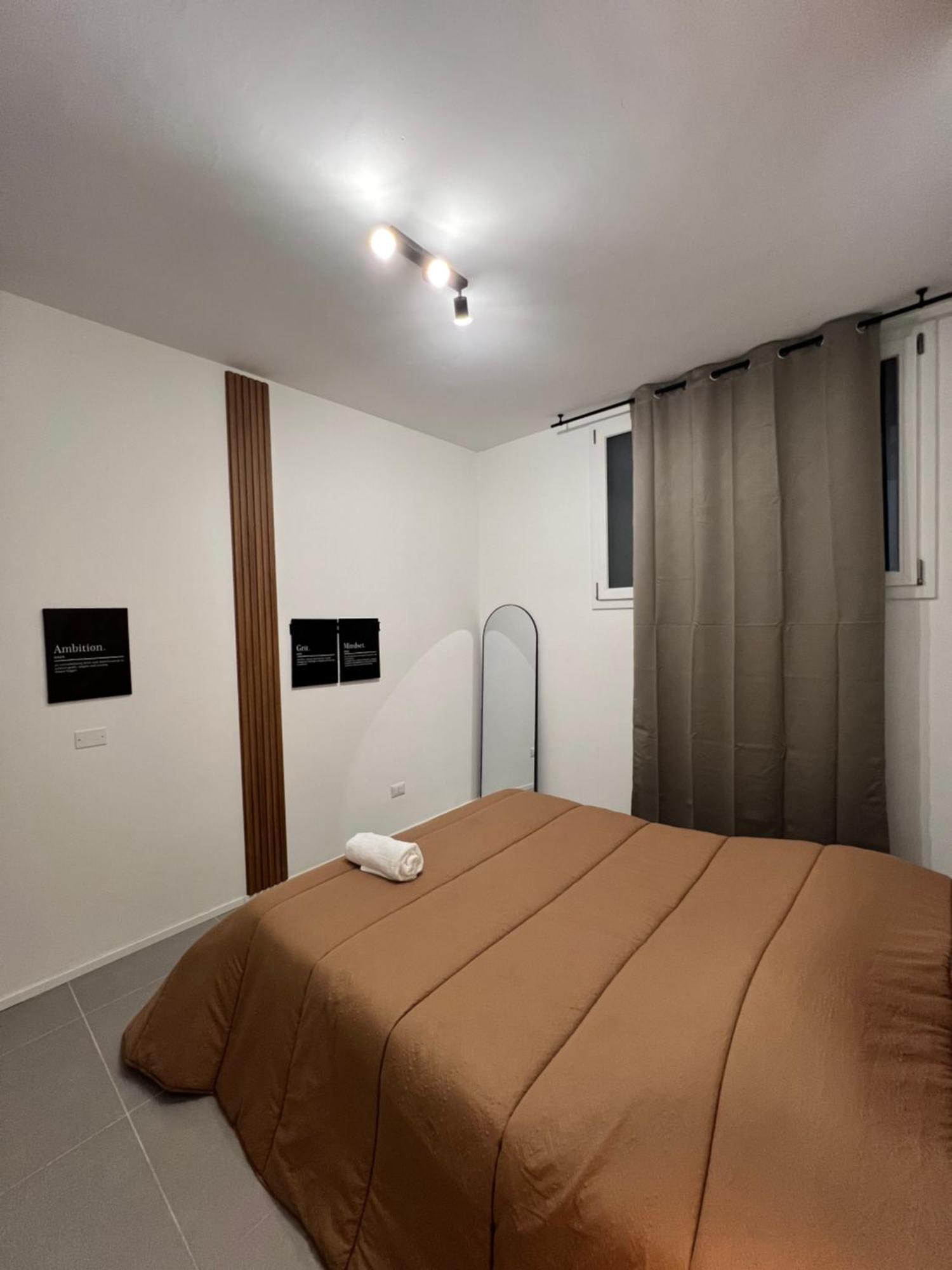 Room 12 Milano Luaran gambar